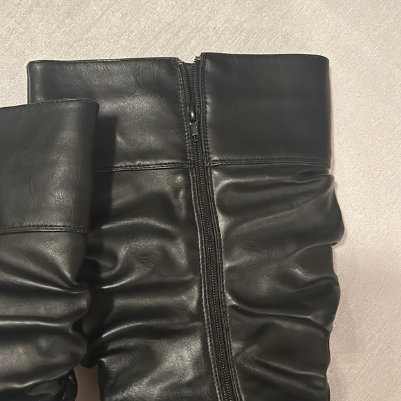 Easy Street Women’s ‘Jayda’ Style Wide Calf Scrunch Style Heeled Boots Size 7.5 - Picture 4 of 13